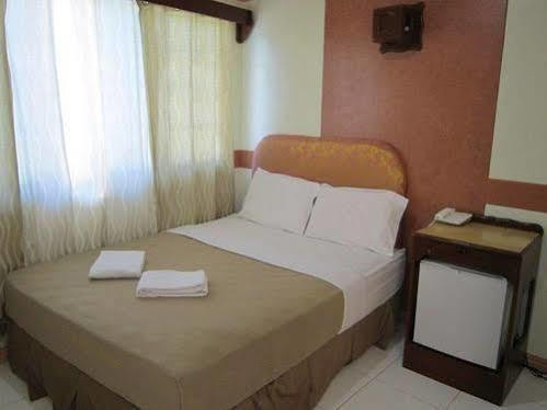 Golden Stallion Suites Cagayan de Oro Eksteriør billede